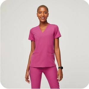 FIGS Electric Orchid Medium Scrubs Set - NEW